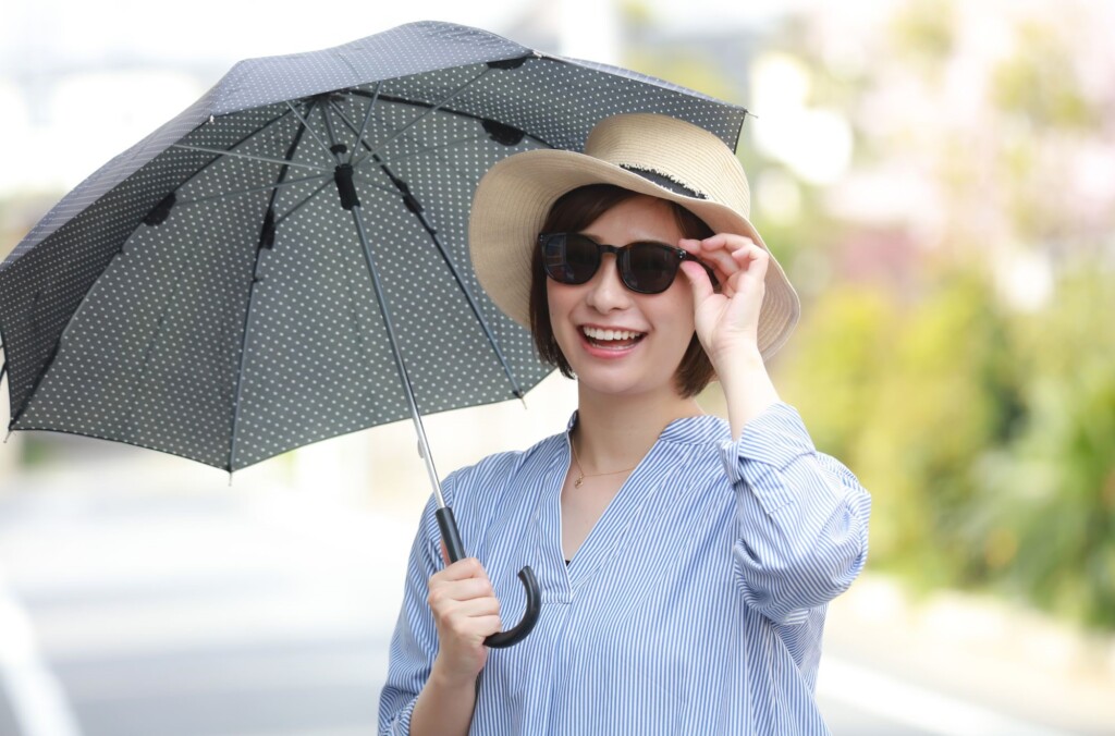 Avoid direct sun exposure for a couple of weeks prior to your laser hair removal treatment.